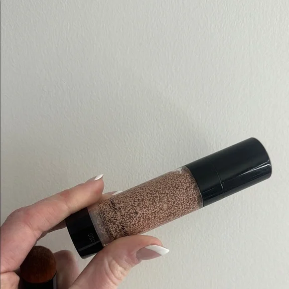 CHANEL Les Beiges Water Fresh Complextion Touch Shade BR12 - Picture 3 of 6